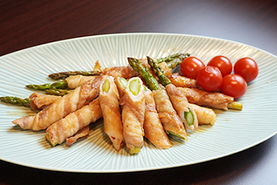 アスパラのピリ辛肉巻き
